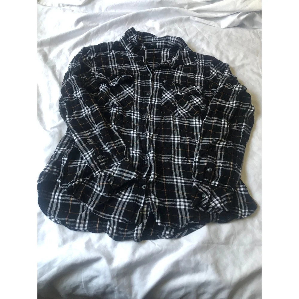 Women’s button up Shirt, Plaid long sleeve Size Medium M